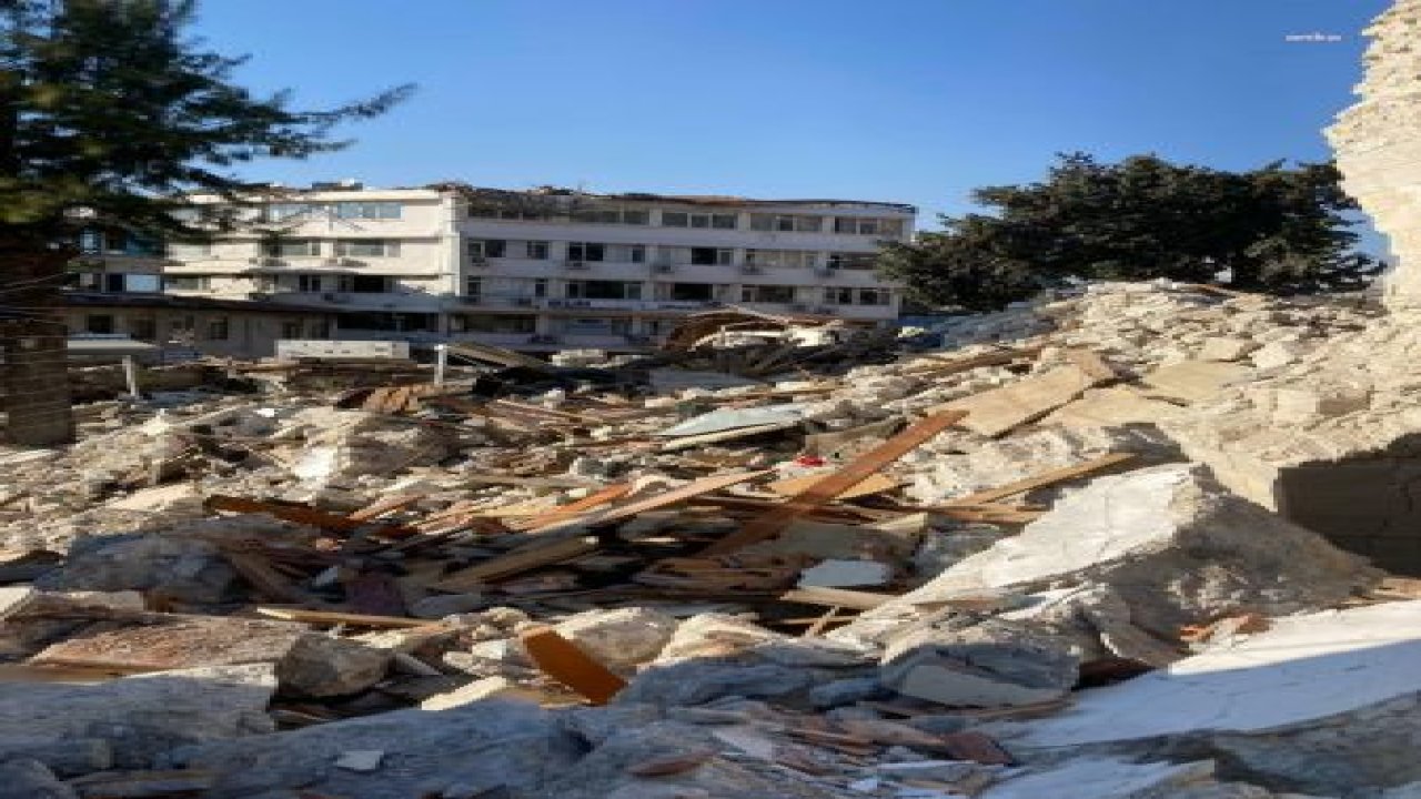 ANTAKYA RUM ORTODOKS KİLİSESİ DE DEPREMLERDE ÇÖKTÜ… KİLİSE VAKFI YÖNETİCİSİ ÇALIŞKAN: “TARİHİ DOKULARIN TEKRARDAN RESTORE EDİLMESİ, TAŞLARIN DA KAYBEDİLMEDEN TEKRAR YERİNE KONULMASI GEREKİYOR”