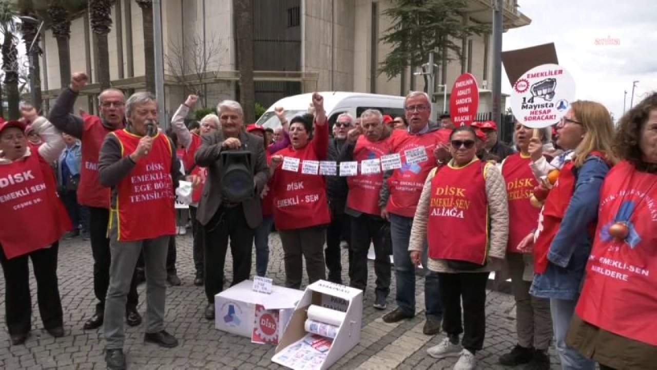 İZMİR'DE EMEKLİLER, HÜKÜMETİ PROTESTO ETTİ: “PATATES, SOĞAN, GÜLE GÜLE ERDOĞAN”