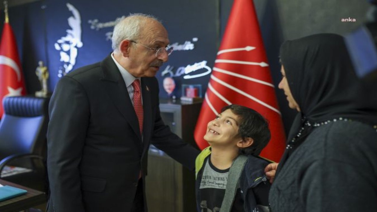 KILIÇDAROĞLU, 23 NİSAN ULUSAL EGEMENLİK VE ÇOCUK BAYRAMI’NDA, MECLİS’TE DEPREMZEDE ÇOCUKLARLA BİR ARAYA GELDİ