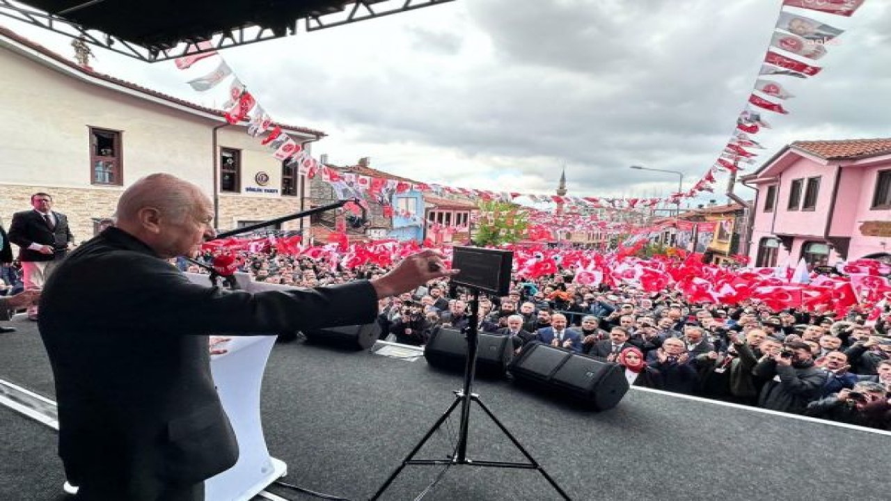 BAHÇELİ: “İLK KEZ ALEVİ OLDUĞUNU İTİRAF ETTİ. SAYGI DUYARIZ, HAKKI GÖRÜRÜZ. ANCAK 14 MAYIS’A YAKLAŞIRKEN NEDEN BU AÇIKLAMAYA GEREK DUYDUĞUNU DA KARARLILIKLA SORARIZ. KILIÇDAROĞLU’NUN ALEVİLİĞİ SAMİMİ DEĞİLDİR”