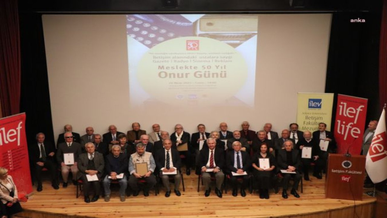 İLEV, MESLEKTE 50 YILINI DOLDURAN GAZETECİLERE ONUR PLAKETİ VERDİ...ALİ İNANDIM: “MESLEĞİMİZİ BUGÜNE TAŞIDIĞINIZ İÇİN SİZE VEFA BORCUMUZU ÖDEMEKLE YÜKÜMLÜYÜZ”