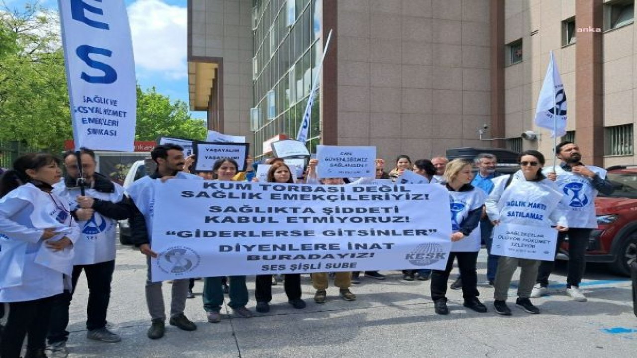 SAĞLIKÇILAR, "BİZ ŞİMDİ DOKTOR DÖVÜYORUZ" SÖZLERİNİ PROTESTO ETTİ: "20 YILI AŞKIN SÜREDİR İKTİDARIN DAYATTIĞI SAĞLIK POLİTİKALARININ EN CAN YAKICI GÖSTERGESİDİR BU CÜMLELER"