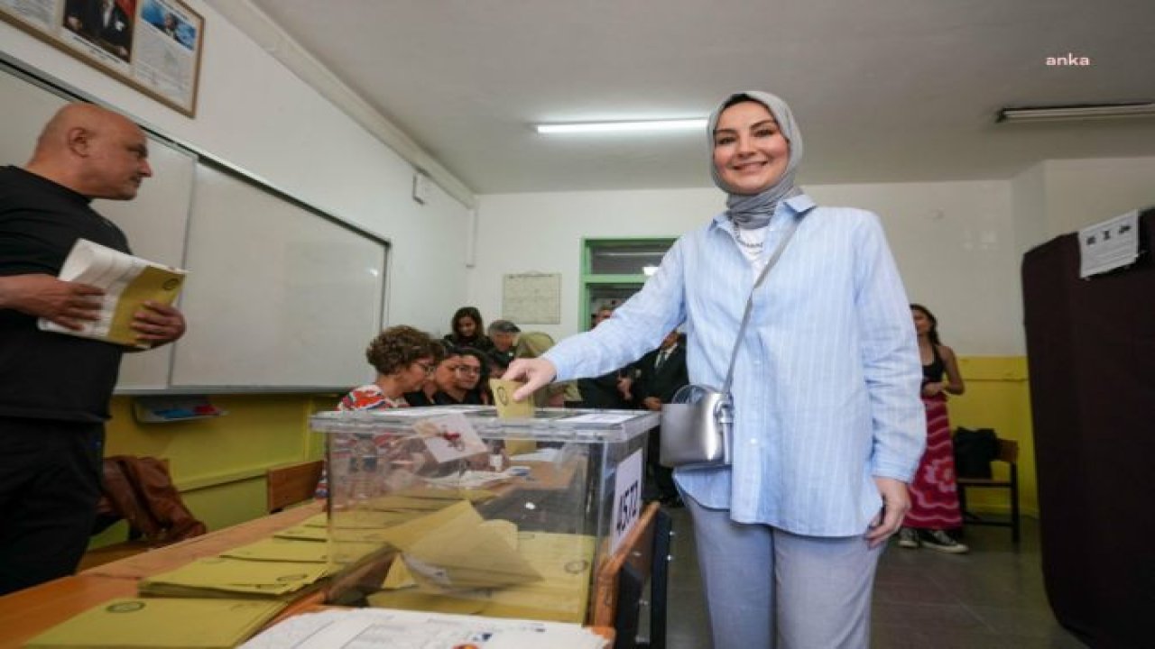 ALİ BABACAN, OYUNU ANKARA'DA KULLANDI: “BU SEÇİMLERİN DEMOKRASİ ÖZLEMİ ÇEKEN BÜTÜN İNSANLAR İÇİN HAYIRLI SONUÇLAR GETİRMESİNİ DİLİYORUM”