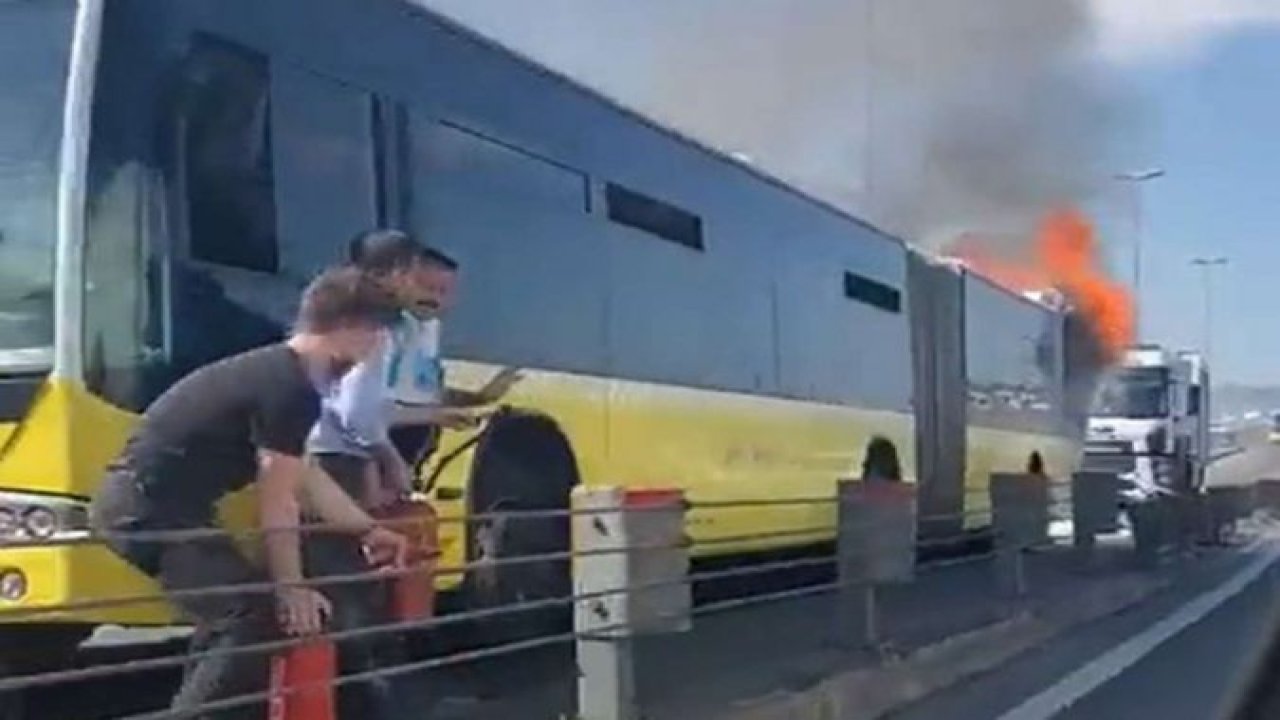 İstanbul'da seyir halindeki bir metrobüste yangın çıktı