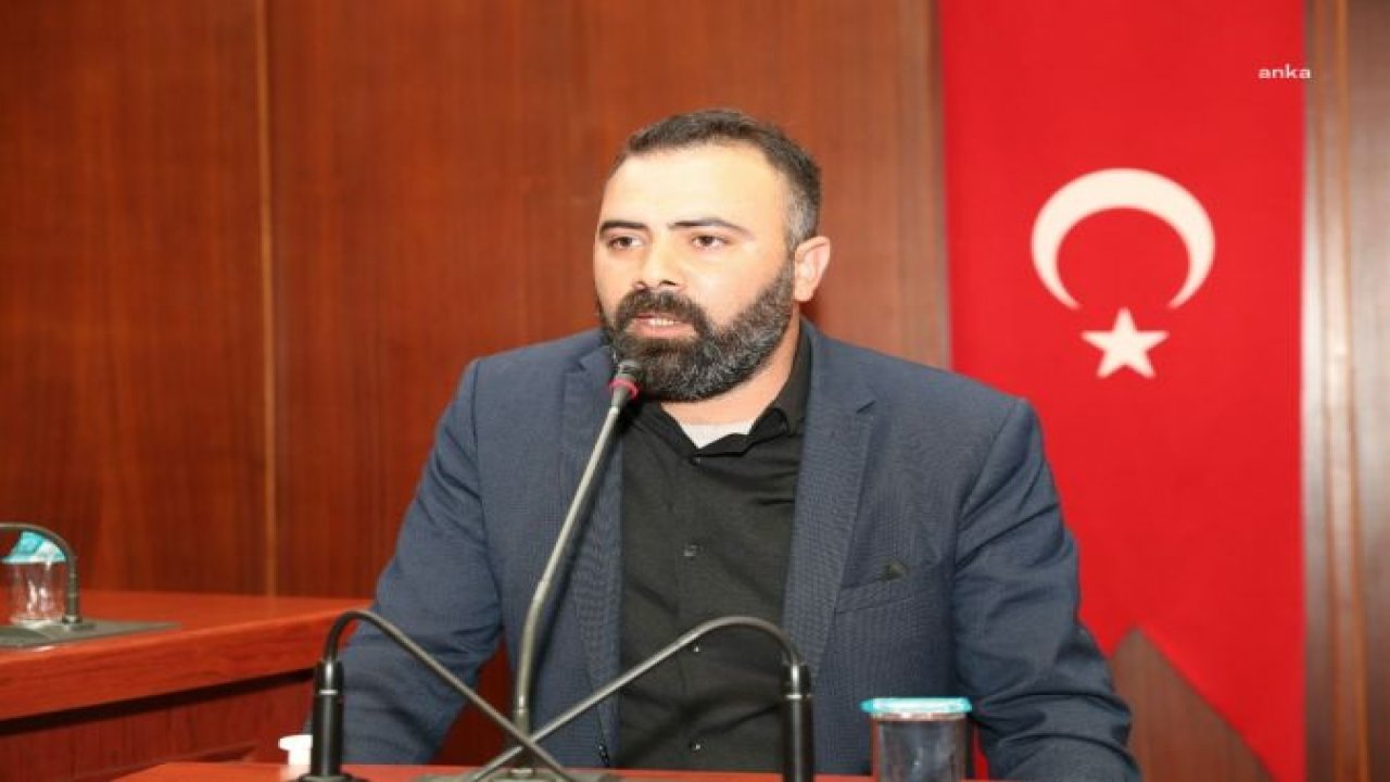 İZMİT BELEDİYE MECLİSİ'NİN CHP'Lİ ÜYESİ DEVRİM BAL, KAMU MALI TARTIŞMALARINA YANIT: "ÖZEL ŞAHISLARA SATIP, KİRALADIĞINIZ HER ŞEY ARTIK KAMUNUN OLACAK"