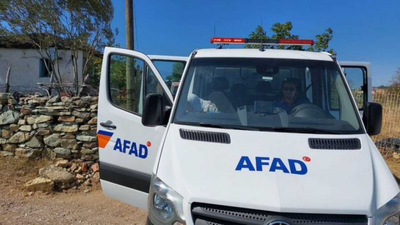 ÇANAKKALE'DE ORMAN YANGINI SÜRÜYOR... AFAD: “7 KÖYDEN 736 VATANDAŞIMIZ TEDBİR AMAÇLI TAHLİYE EDİLMİŞTİR. KIZILCAÖREN, AŞAĞIOKÇULAR VE TAŞLITARLA KÖYLERİ İÇİN TAHLİYE PLANLARI YAPILMIŞTIR"