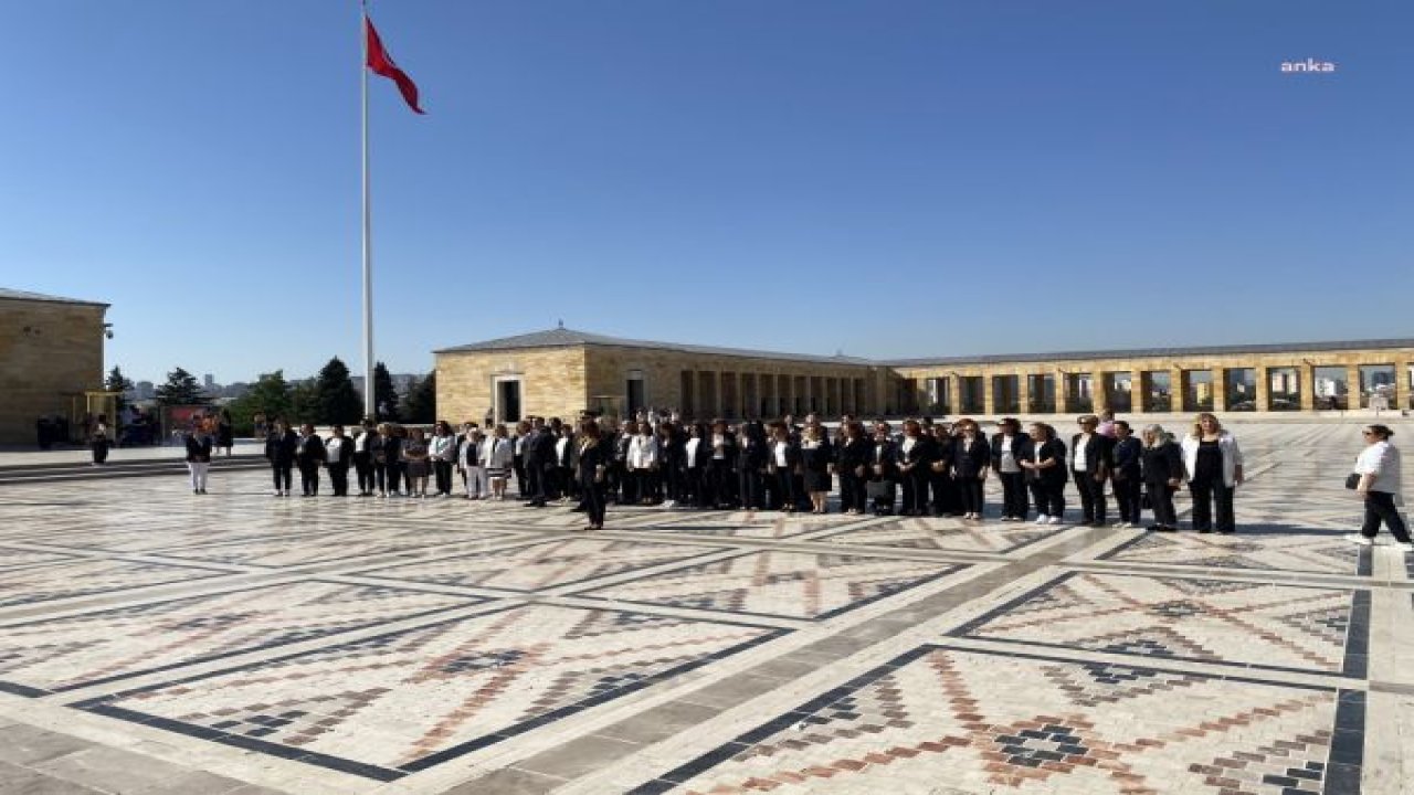 CHP KADIN KOLLARI BAŞKANLARI ANITKABİR’İ ZİYARET ETTİ