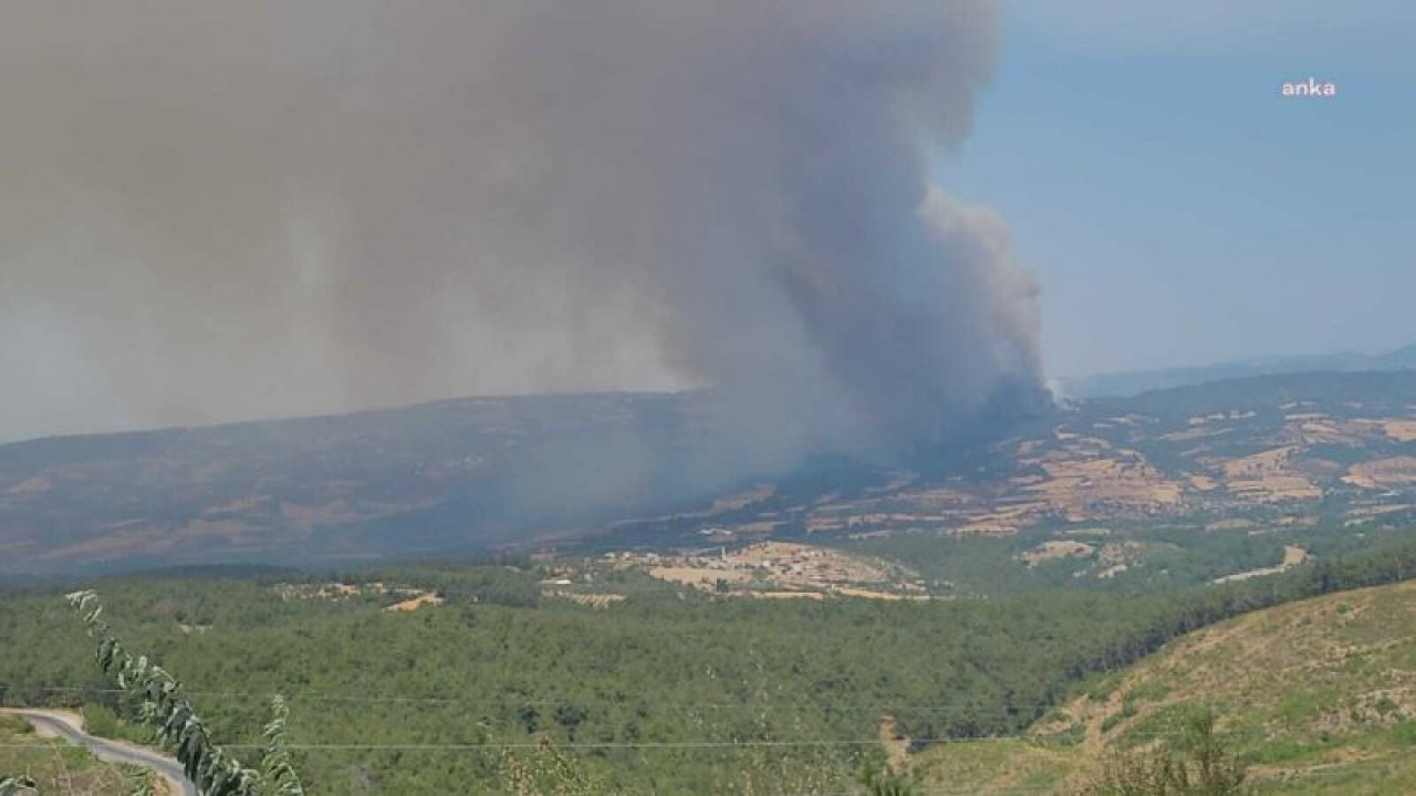 ÇANAKKALE’DE YANGIN DEVAM EDİYOR… VALİLİK, 3 KÖY VE 3 MAHALLENİN DAHA BOŞALTILACAĞINI AÇIKLADI