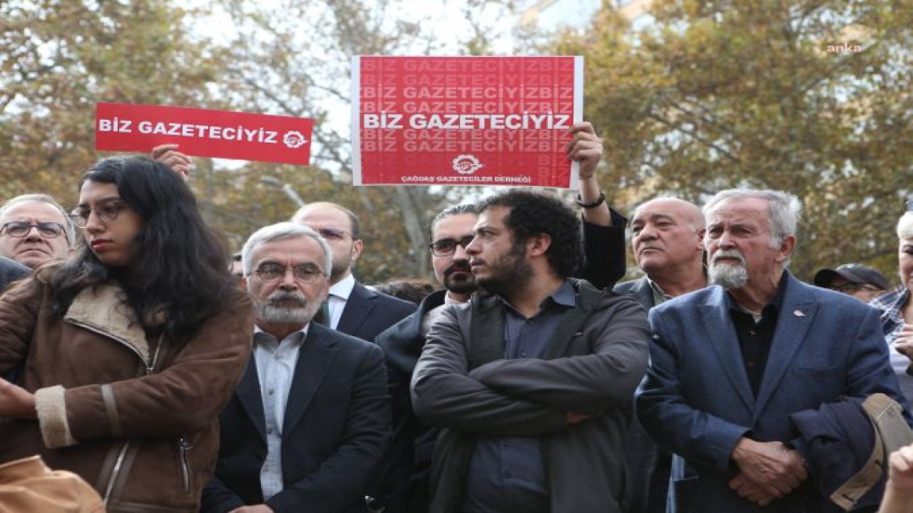 BASIN MESLEK ÖRGÜTLERİ, T24 ANKARA BÜROSU ÖNÜNDE TOLGA ŞARDAN’IN TUTUKLANMASINI PROTESTO ETTİ… TAHİNCİOĞLU: “TÜRKİYE’DEKİ İNFAZ REJİMİNDE İNSANLARI SOYARSANIZ TUTUKLANMIYORSUNUZ. TOLGA ŞARDAN’IN TUTUKLANMASININ TEK SEBEBİ YA