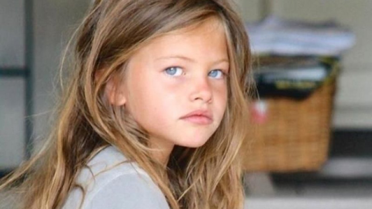 Dünyanın En Güzel Kızı seçilen Thylane Blondeau son hali büyüledi! Kırmızı bikinisiyle sahilde ateş attırdı