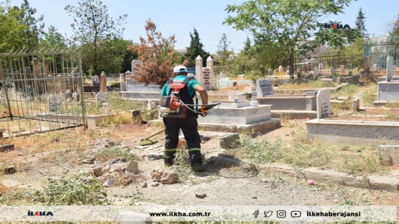 Viranşehir'de mezarlıklarda bayram temizliği