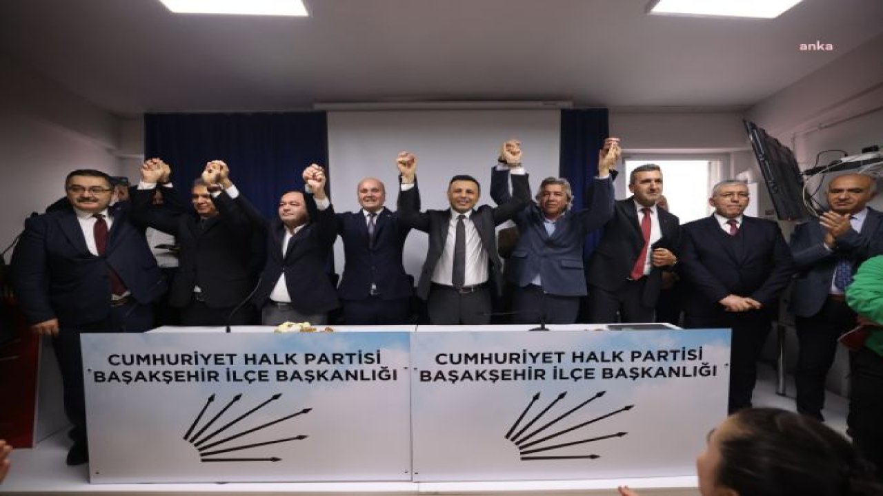 ÖZGÜR KARABAT: “BİZDEN AYLARCA ÖNCE ÇALIŞMAYA BAŞLAYAN AKP, İSTANBUL’DA NİYE ADAYINI AÇIKLAMIYOR? ÇÜNKÜ İMAMOĞLU’NUN KARŞISINDA BAŞARILI OLACAK BİR ADAYI BULAMIYORLAR”