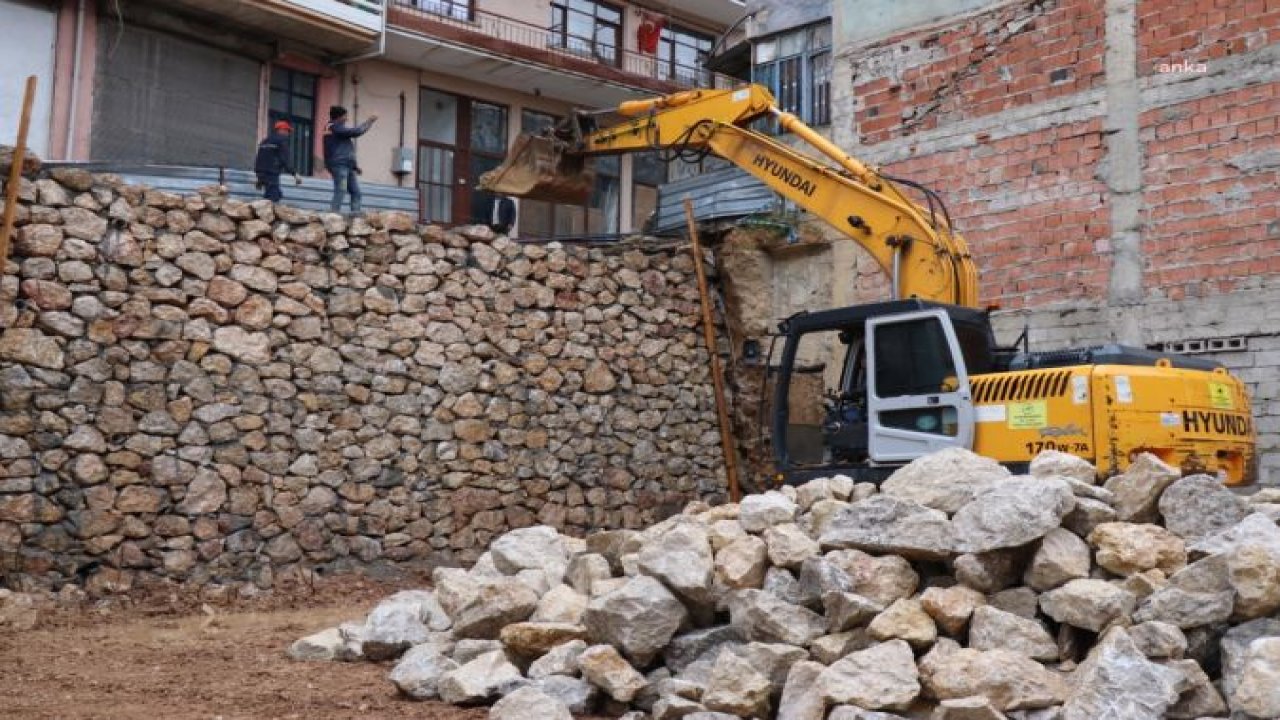 İZMİT BELEDİYE BAŞKANI HÜRRİYET: “YILLARIN SORUNLARINI ÇÖZMEYE DEVAM EDİYORUZ”