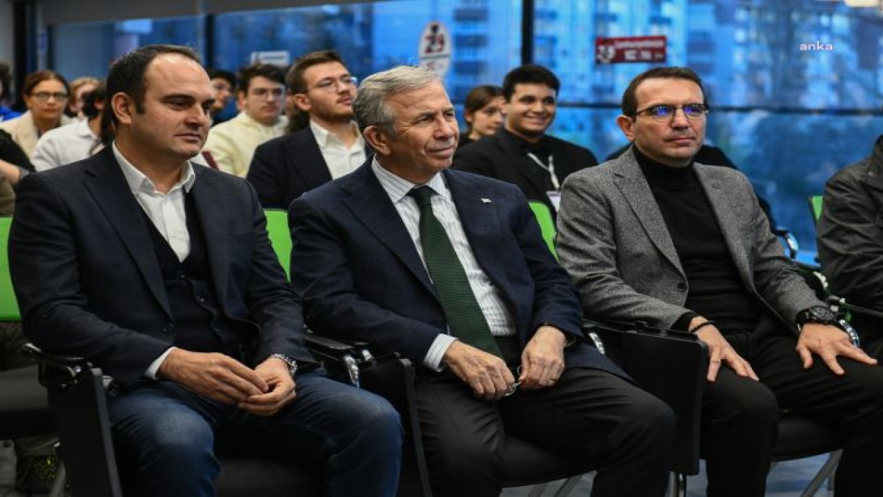 ABB BAŞKANI MANSUR YAVAŞ, IDEATHON’DA GENÇLERLE BİR ARAYA GELDİ