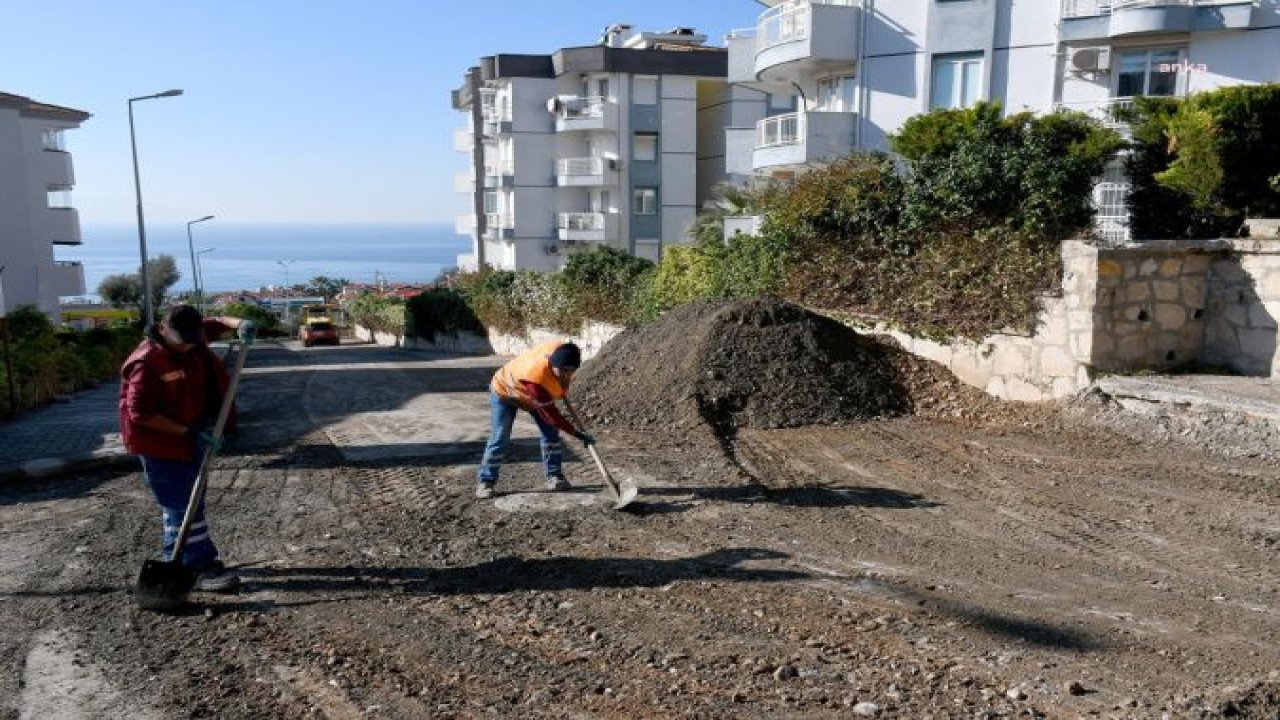 KUŞADASI'NDA SICAK ASFALT SEFERBERLİĞİ BAYRAKLIDEDE MAHALLESİ İLE SÜRÜYOR