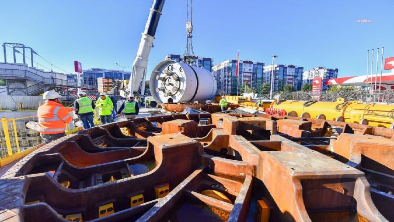 BUCA METROSU'NDA DEV TÜNEL AÇMA MAKİNELERİ YER ALTINA İNDİ