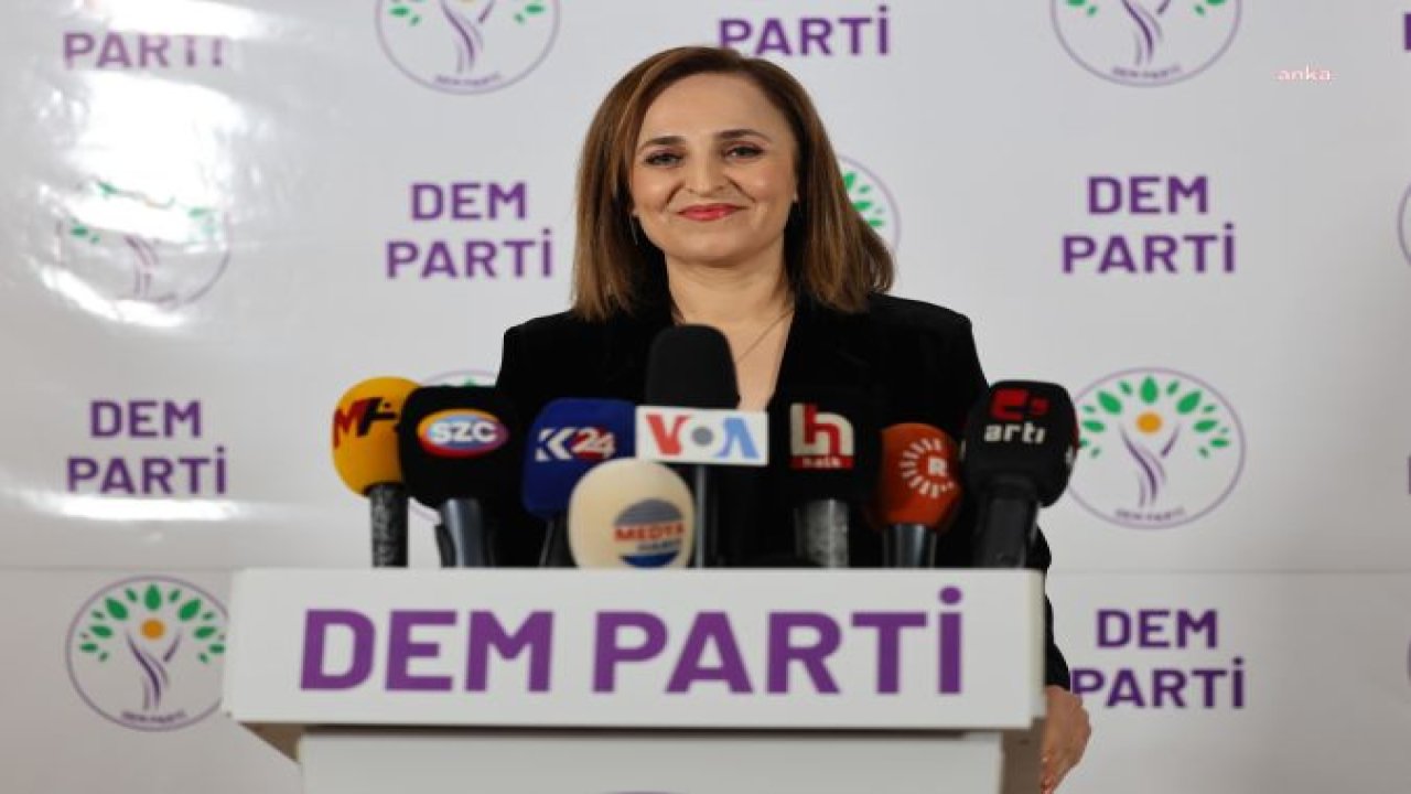 DEM PARTİ, SEÇİME KENDİ ADAYLARIYLA GİRECEĞİ 27 İLÇEYİ AÇIKLADI... AYŞEGÜL DOĞAN: “BİZDEN ZORLA ALINANI GERİ ALACAĞIZ, KAYYUM REJİMİNİ SANDIKLARA GÖMECEĞİZ”