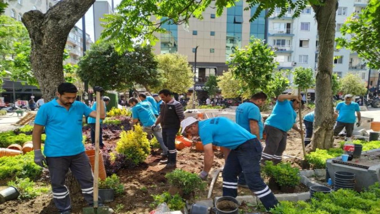 BORNOVA'DA PARKLAR YENİLENİYOR