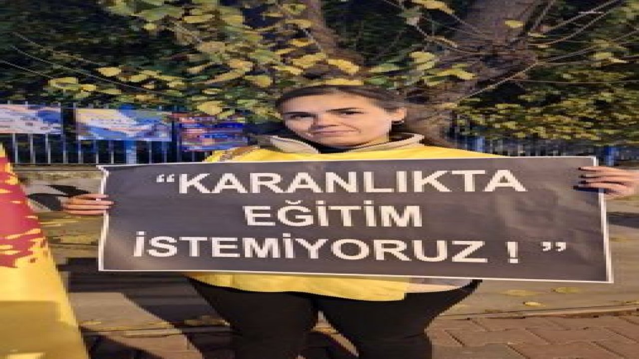 EĞİTİM-SEN İZMİR'DEN “KALICI YAZ SAATİ” PROTESTOSU