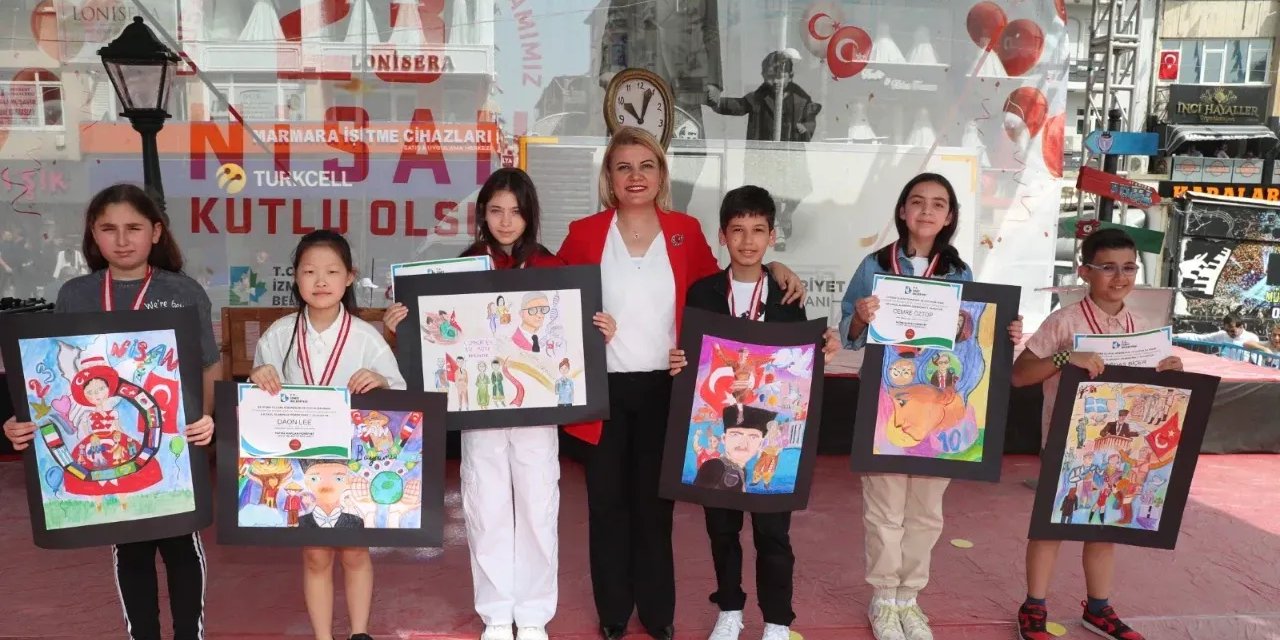 Atatürk'ün İzinde Çocuk Temalı Ödüllü Resim Yarışmasında Ödüller Sunuldu