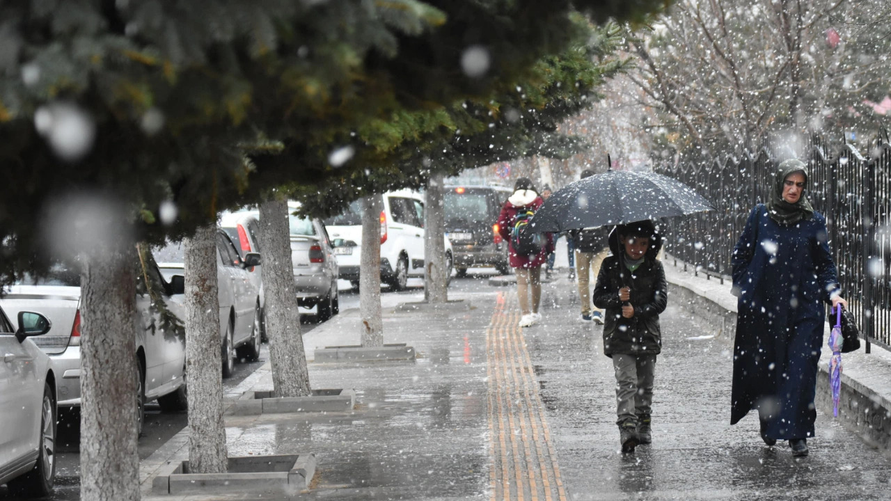 Meteoroloji 3 İlde Alarm Verdi! Yoğun Yağışlar Geliyor