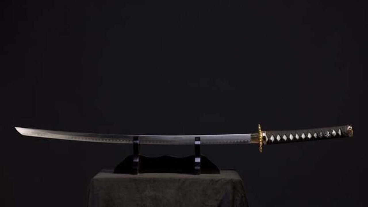 Samuray kılıcı 'hediye' olarak satılabiliyormuş
