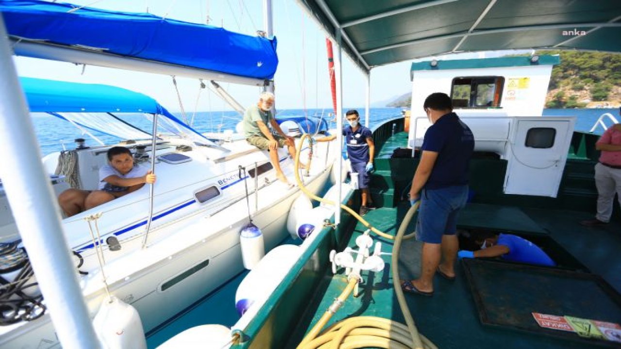 MUĞLA BÜYÜKŞEHİR, BAYRAM TATİLİNDE TEKNELERDEN GÜNDE 34 BİN KİLOGRAM ATIK TOPLADI