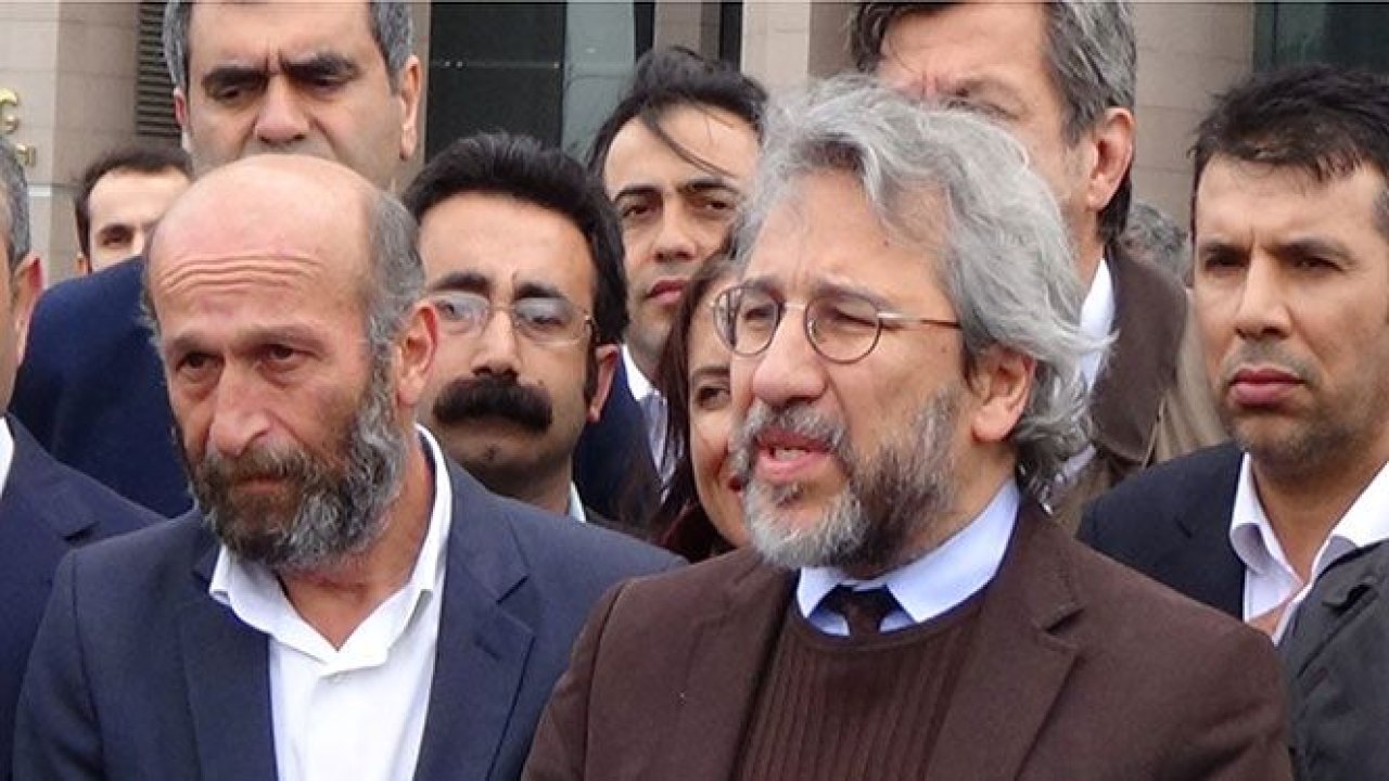 Can Dündar ve İlhan Tanır hakkında kırmızı bülten