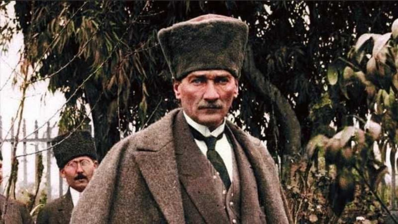 Böyle terbiyesizlik görülmedi! AKP'li isim Atatürk'ü FETÖ'ye benzetti