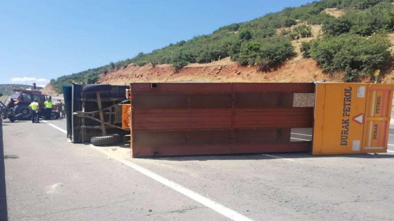 Bingöl-Elâzığ Karayolunda seyir halindeki traktör yan yattı