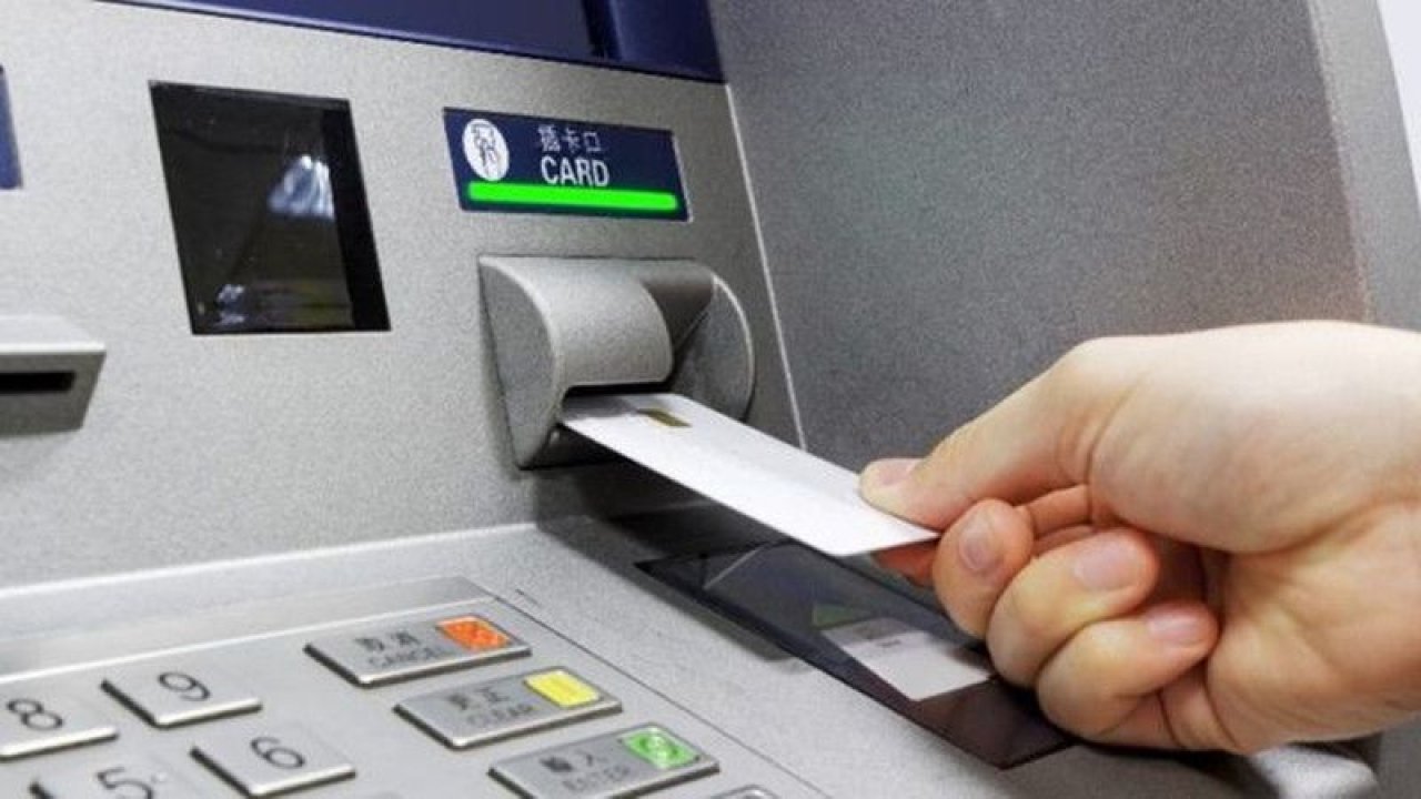 Akbank'tan vatandaşlara kritik uyarı! ATM'leri kullanırken bunlara dikkat edin...