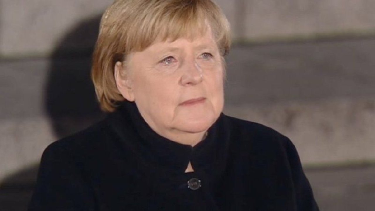 Merkel veda turunda göz yaşlarına hakim olamadı