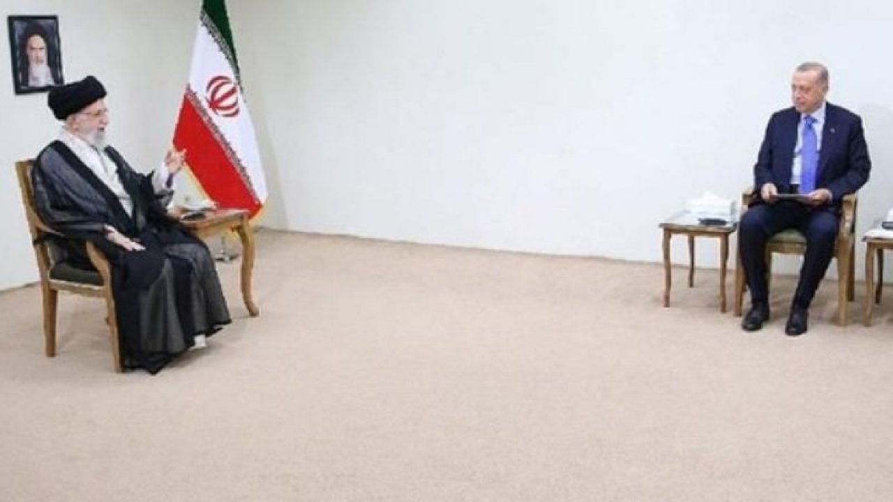 İran'da ortalığı karıştıran görüntü! Erdoğan'ın Hamaney ile görüşmesinde Türk Bayrağı olmaması dedikodulara neden oldu