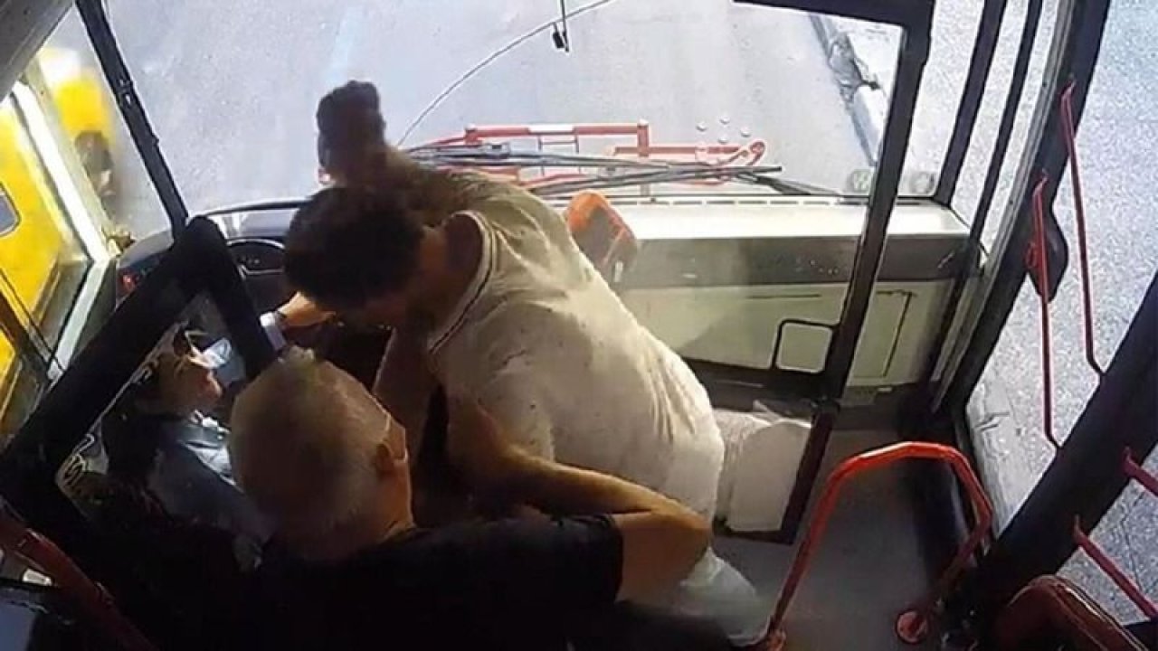 İzmir'de kadın şoföre acımasız saldırı! Erkek yolcu tekme tokat daldı!