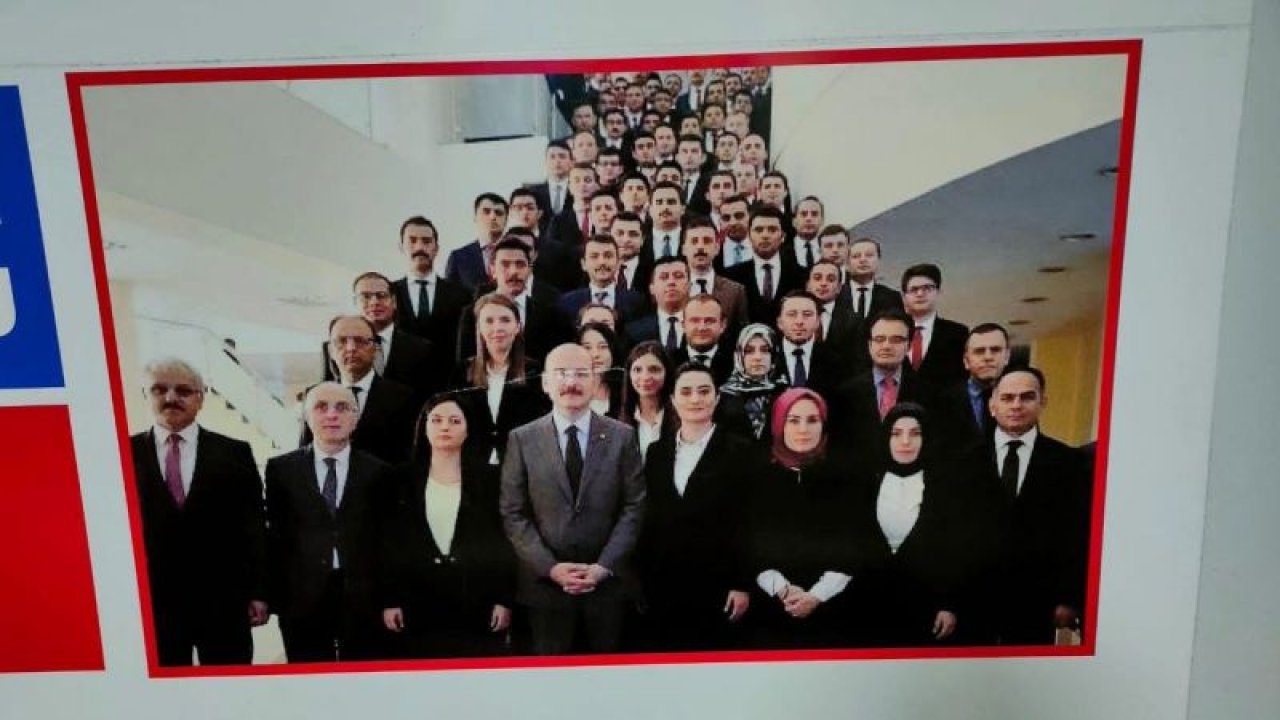 Süleyman Soylu'nun fotoğrafı Yediiklim Yayınevi'nin afişlerinden çıktı