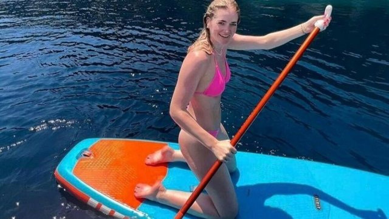 Norveç Adalet Bakanı Emilie Mehl neden gündemde? 28 yaşındaki bakanın tatil pozu tartışmalara yol açtı!